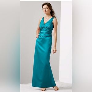 David's Bridal Green V-Neck Sleeveless dress #81047 Size 2
